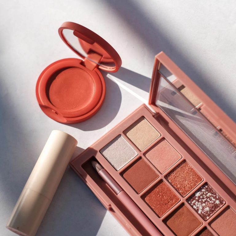 Bouncing Blush On